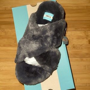 Toms Fuzzy Sandals/Slides